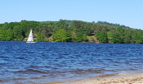 Location gite ou chalet au bord de l'eau du Lac de Vassiviere