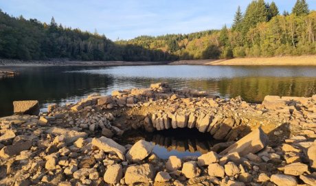 Louer un gite au lac de Vassivière en Limousin pour découvrir des paysages insolites